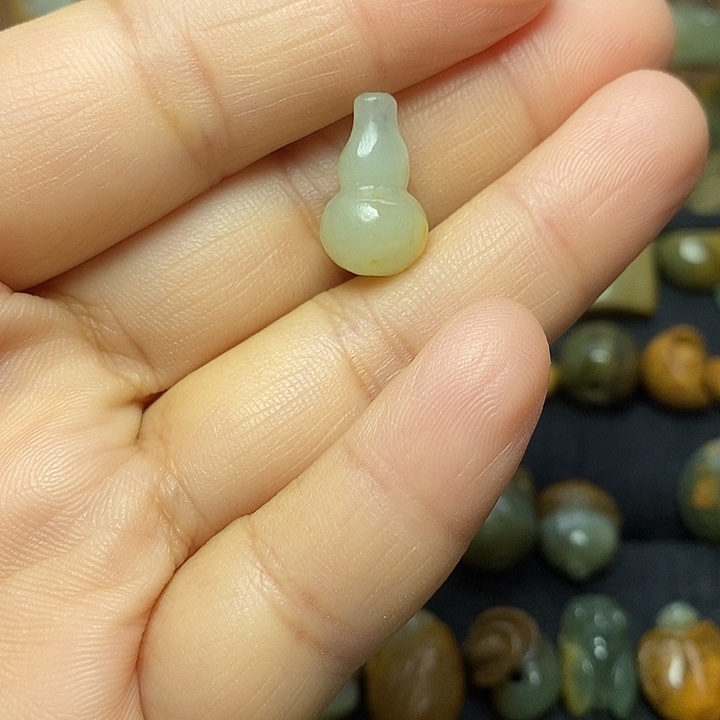 岫岩河磨玉（透闪石质玉）未镶嵌颈饰