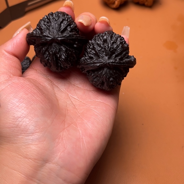 核桃地闷文玩手把件白狮子 44 编号 50