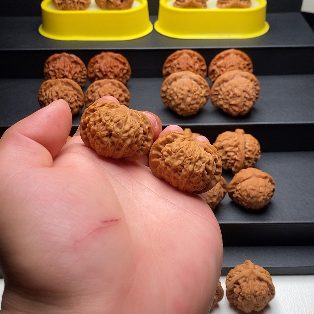 文玩核桃把件40核王