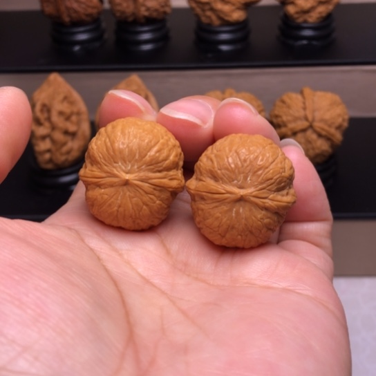 文玩核桃把件鸽子蛋20