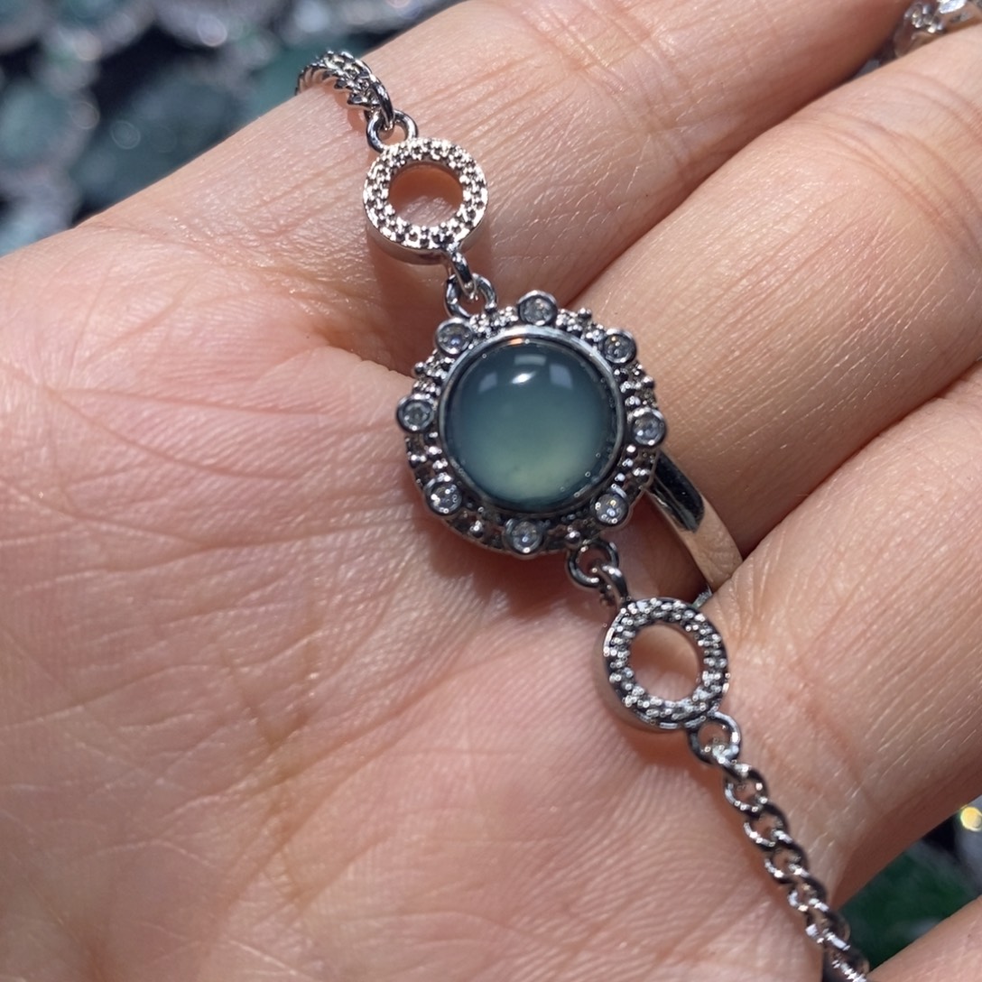 陈***微翡翠未镶嵌颈饰翡翠