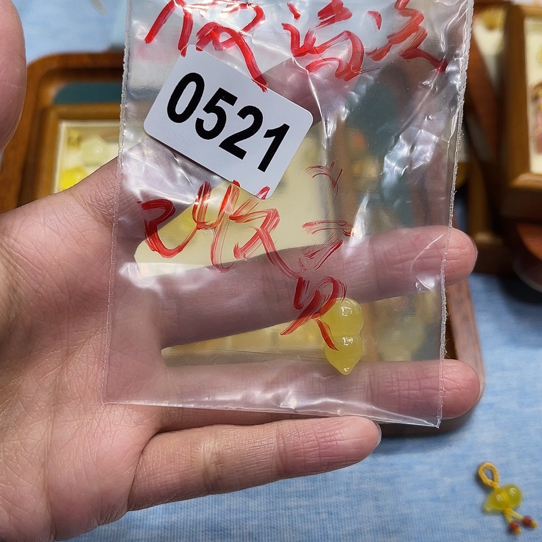 琥珀未镶嵌珠宝奇石