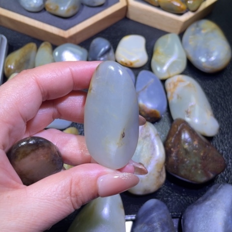 和田玉颈饰未镶嵌茅**烤