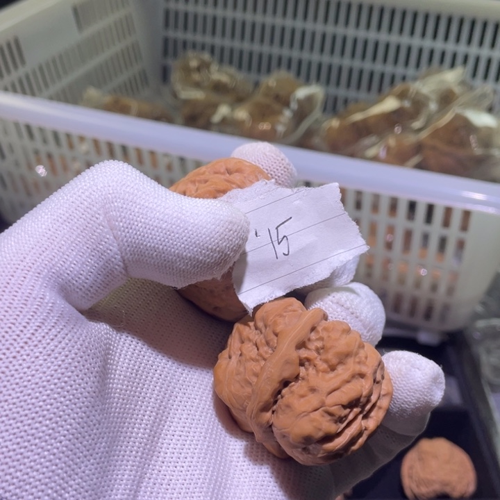 文玩核桃把件蛤蟆头 15