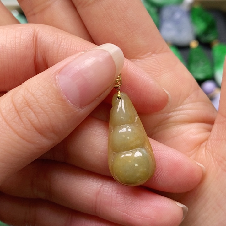 翡翠颈饰未镶嵌吊坠