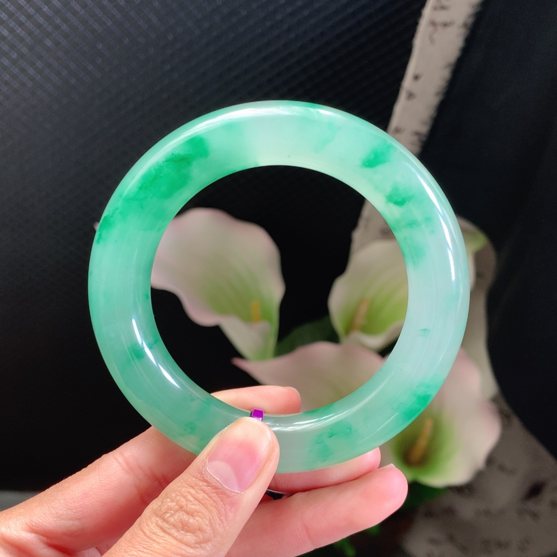 石英质玉未镶嵌手镯