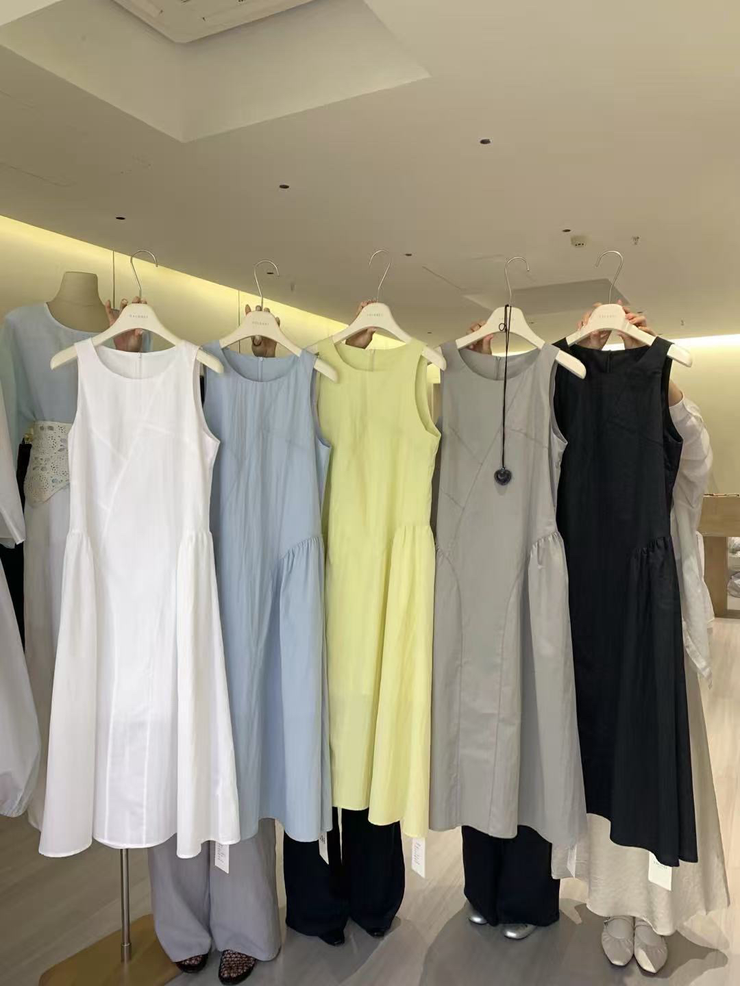 恩熙·夏季新款无袖小众设计感连衣裙3185