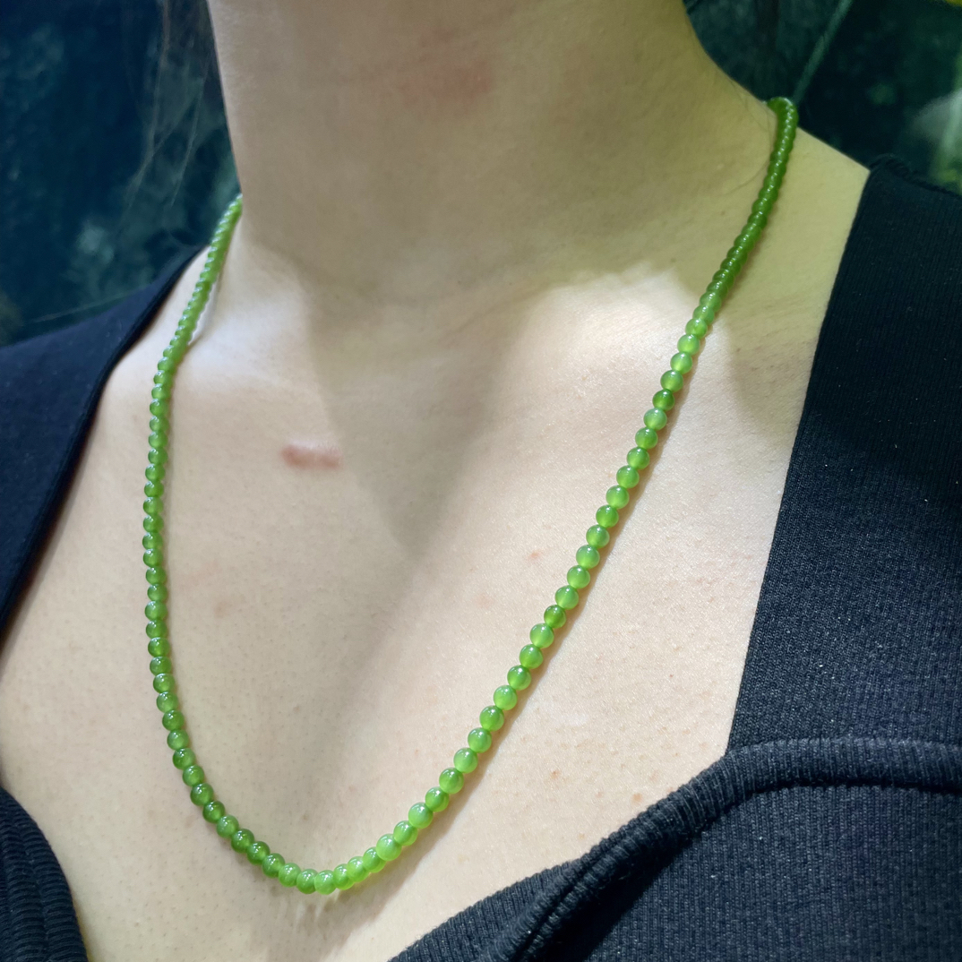 【泰和】和田碧玉俄料苹果绿阳绿（基本无矿点）约4mm妈妈链珠链9-（1）