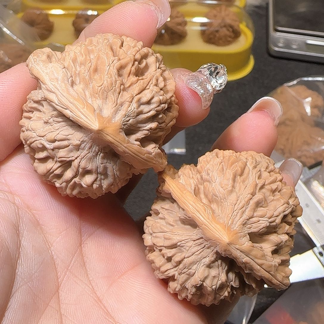 文玩核桃吊坠A*43龙尊