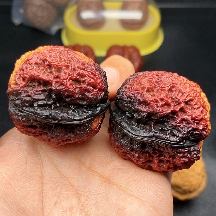 【闪购商品】把件文玩核桃40尺饕餮金蟾52.3克