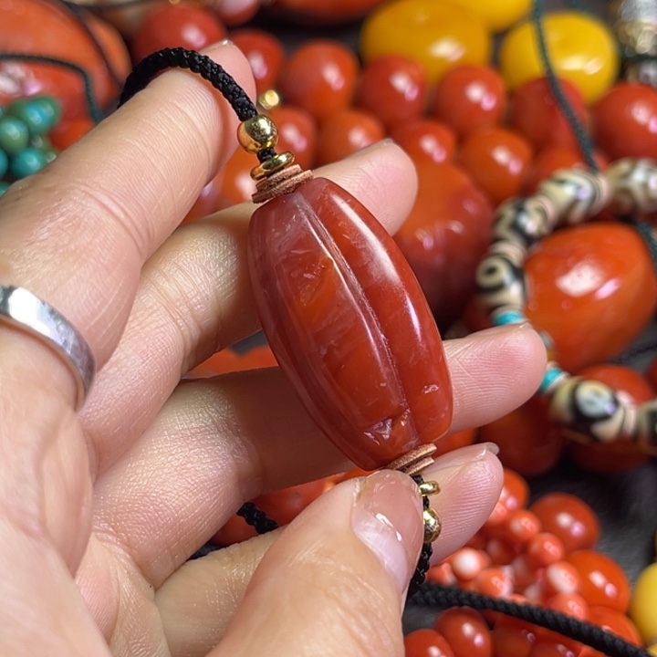 颈饰琉璃随**安琉璃…………..