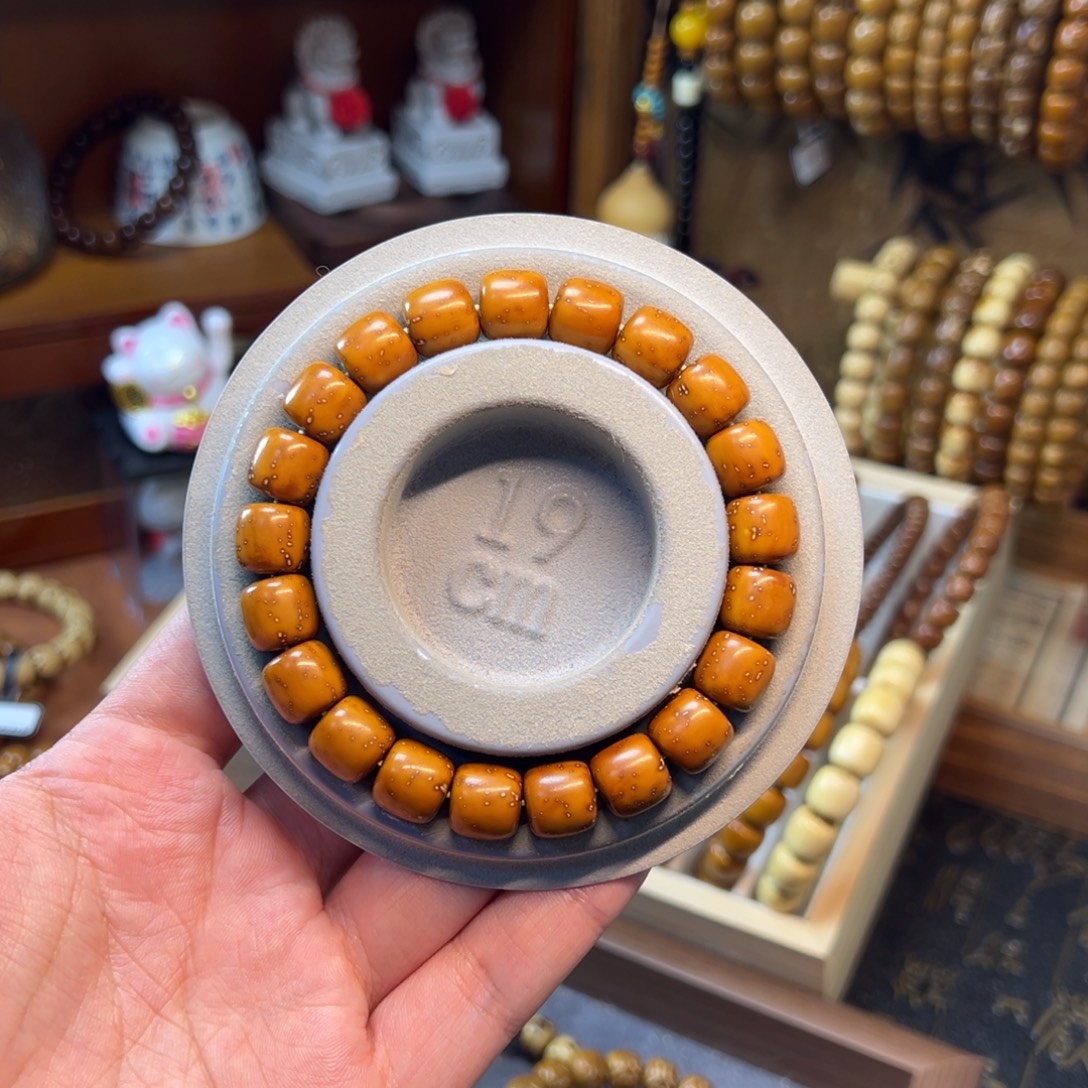 白***松非金属紫金鼠10.9*10.2实心黄皮老型精品