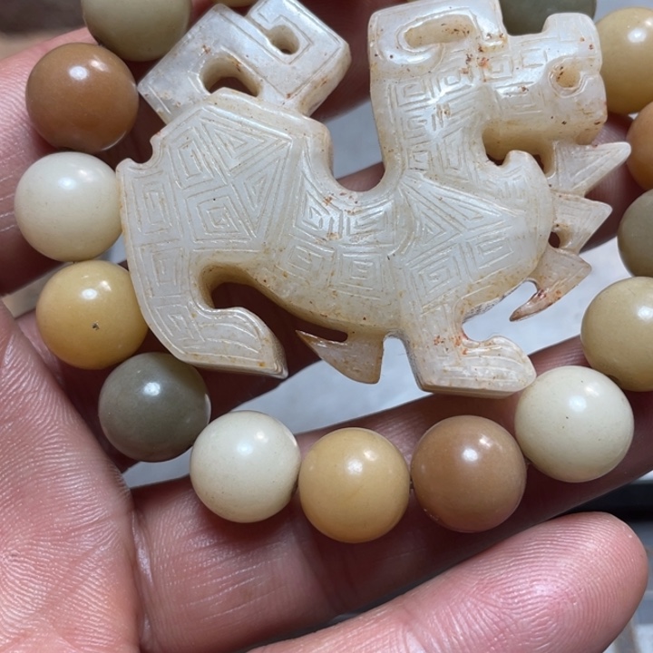 吊坠白玉菩提Chjhcccvgghh