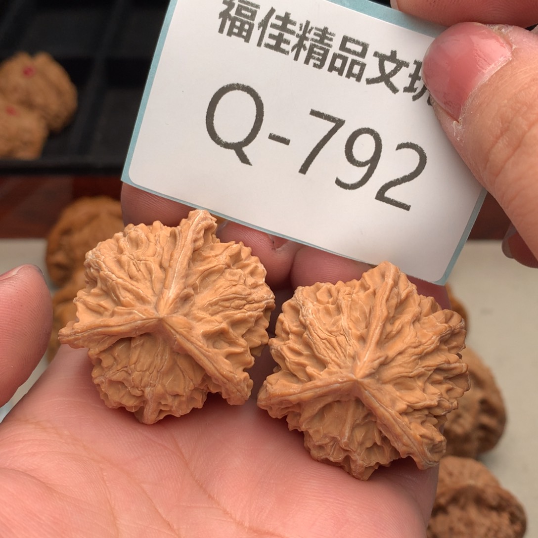 文玩核桃把件38正奔………