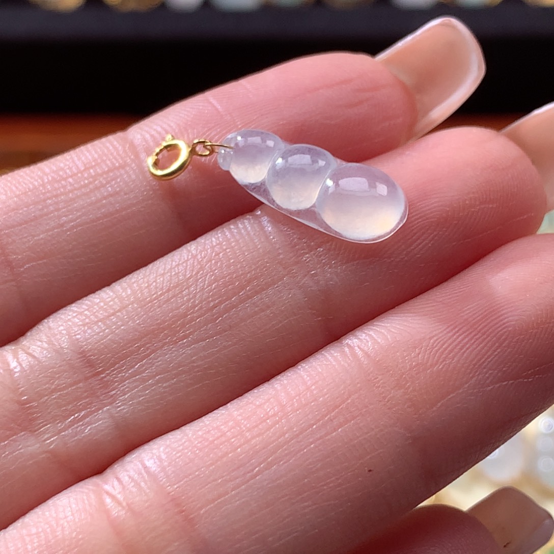 翡翠颈饰18K金镶嵌翡翠