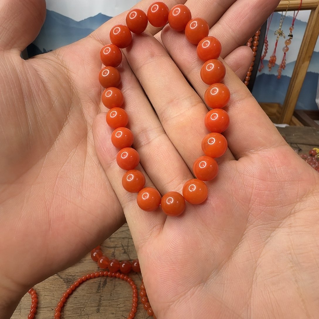 淡***定南红玛瑙单圈未镶嵌22卡9.5