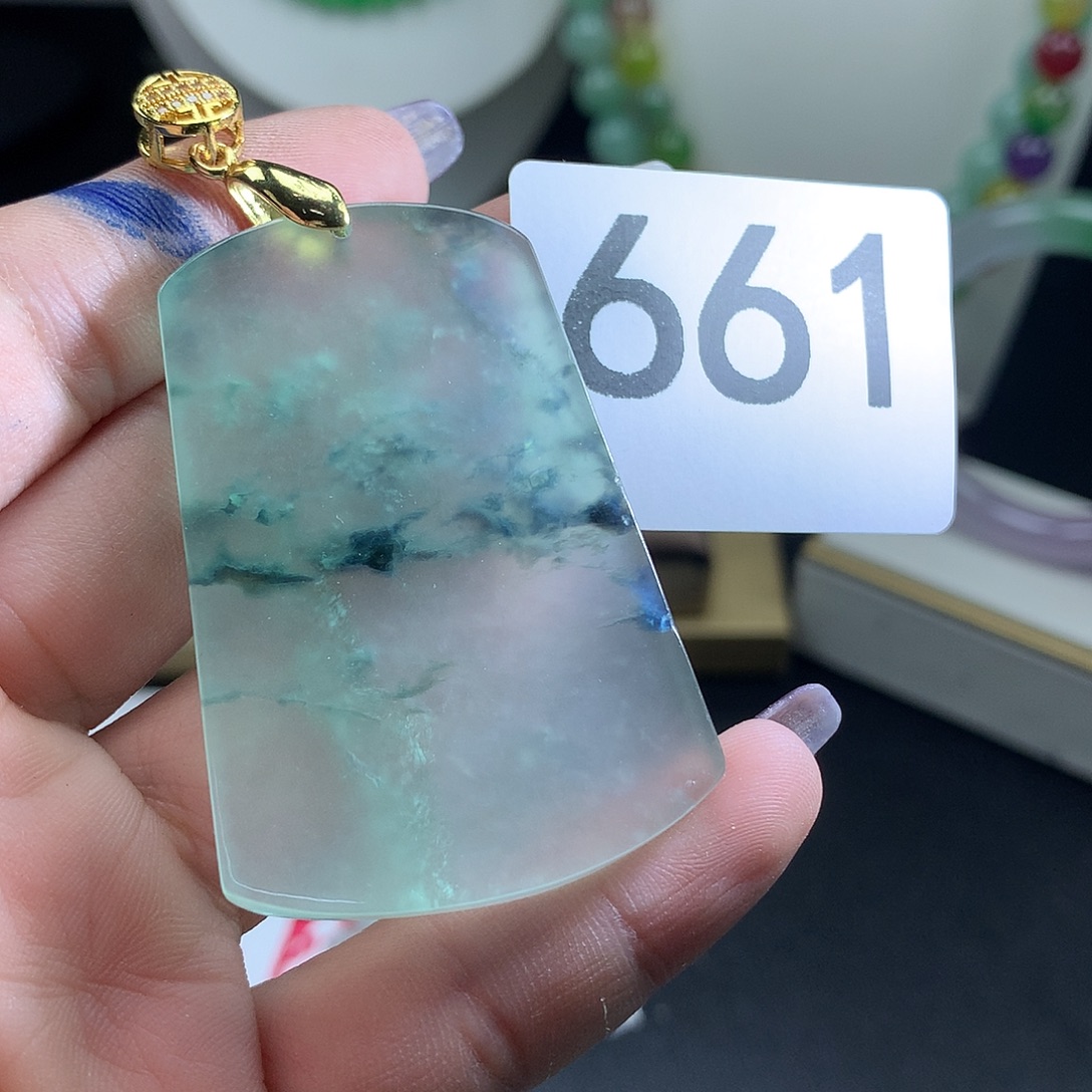 翡翠未镶嵌吊坠(赠链)