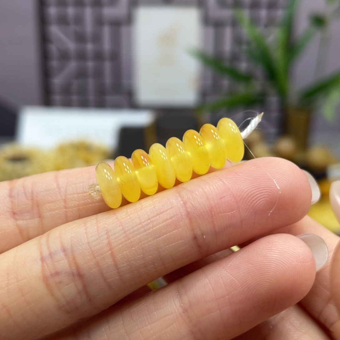 琥珀裸石未镶嵌8.3*3.2mm药片隔珠