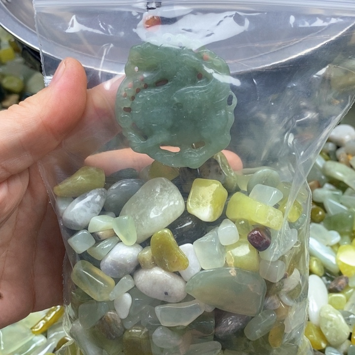 未镶嵌蛇纹石玉鱼缸石
