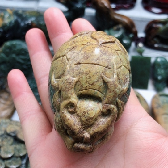 岫岩河磨玉（透闪石质玉）把件未镶嵌