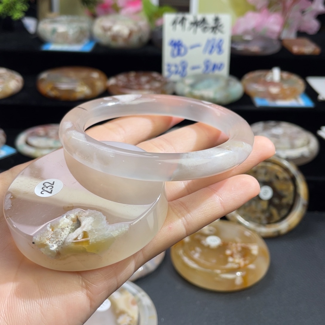 石英质玉未镶嵌手镯59/232