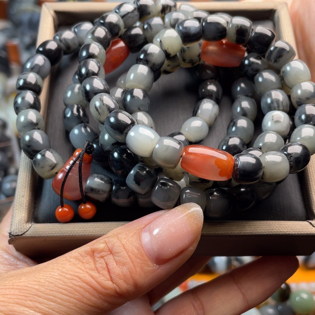 和田玉颈饰未镶嵌茶