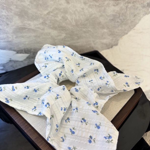 多个蓝花花白色发圈FQ216