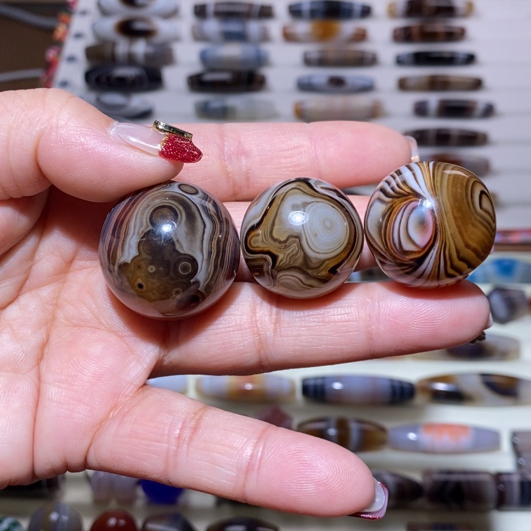 玛瑙/玉髓颈饰未镶嵌阿**得