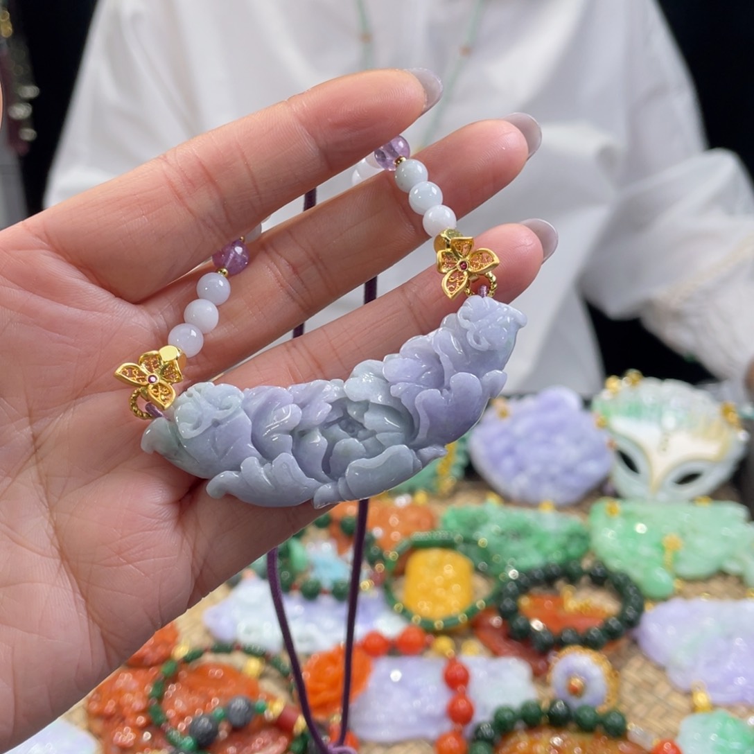 翡翠颈饰未镶嵌代编织