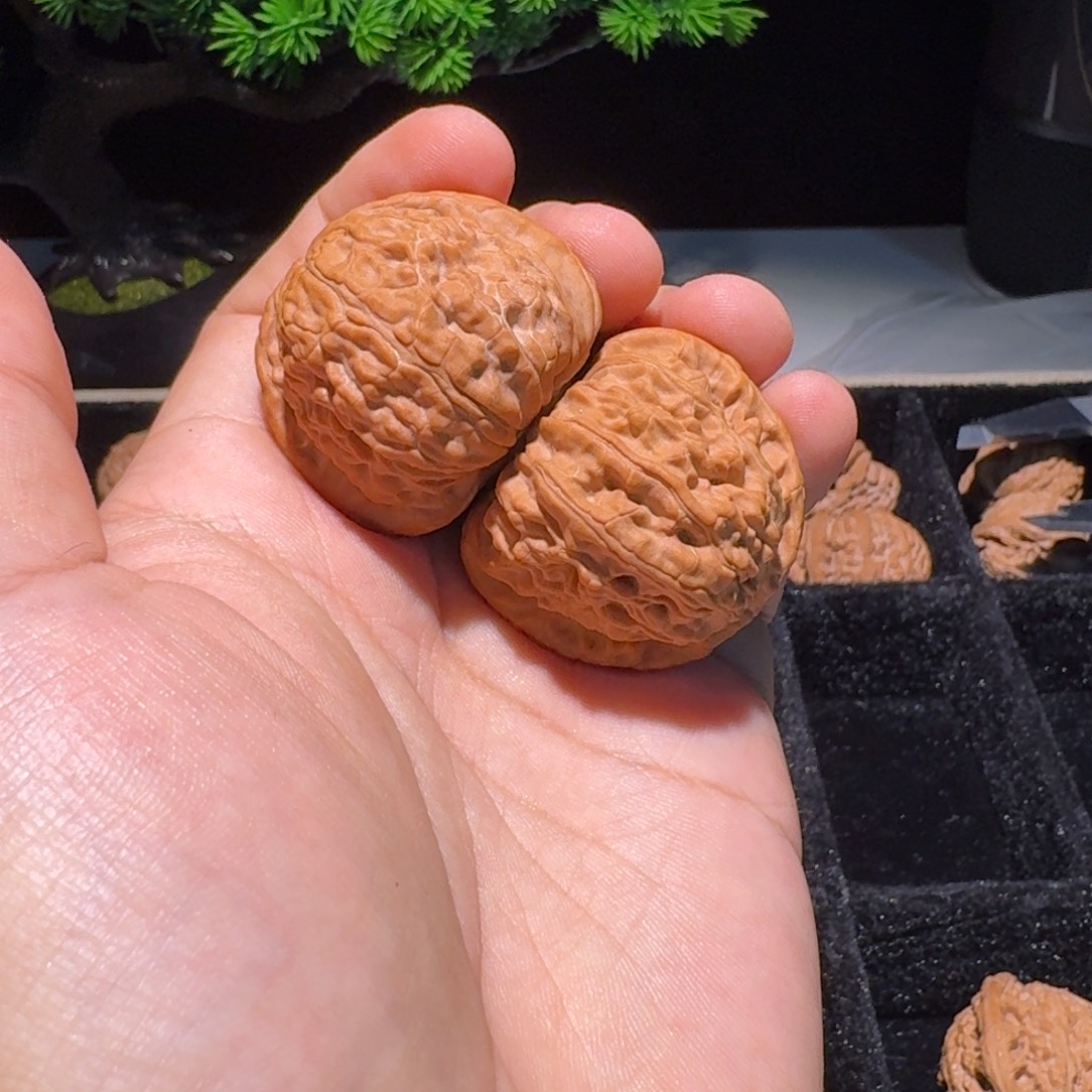 站***年文玩核桃吊坠白狮子