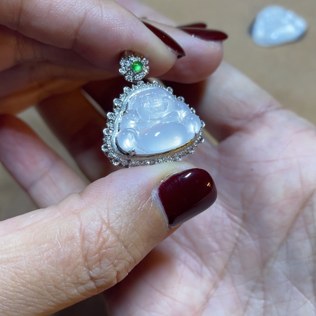 翡翠颈饰18K金镶嵌佛公