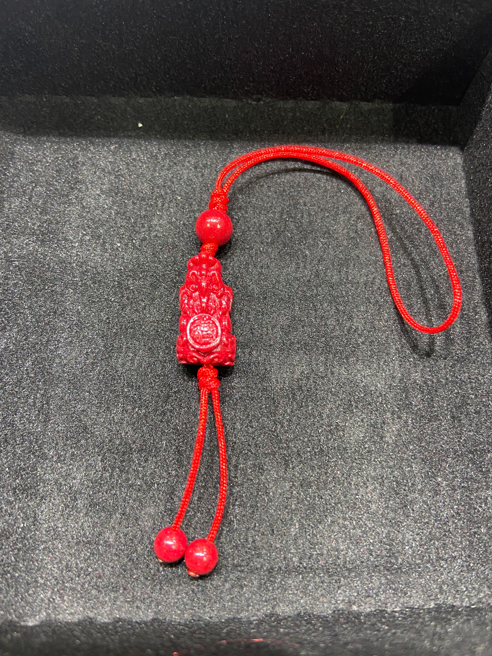 天然辰砂高含量红晶砂貔貅手机挂件（以实物为主）