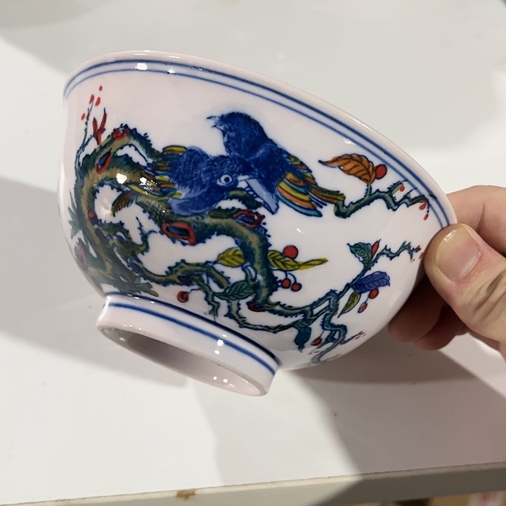 瓷片//////直径15厘米。红。