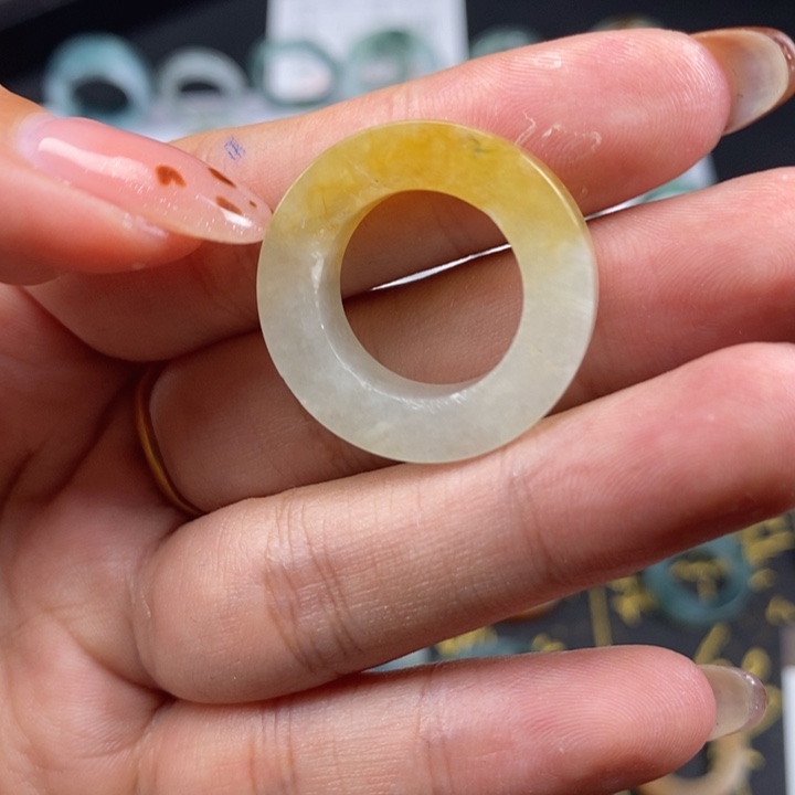 K****翡翠未镶嵌戒指099