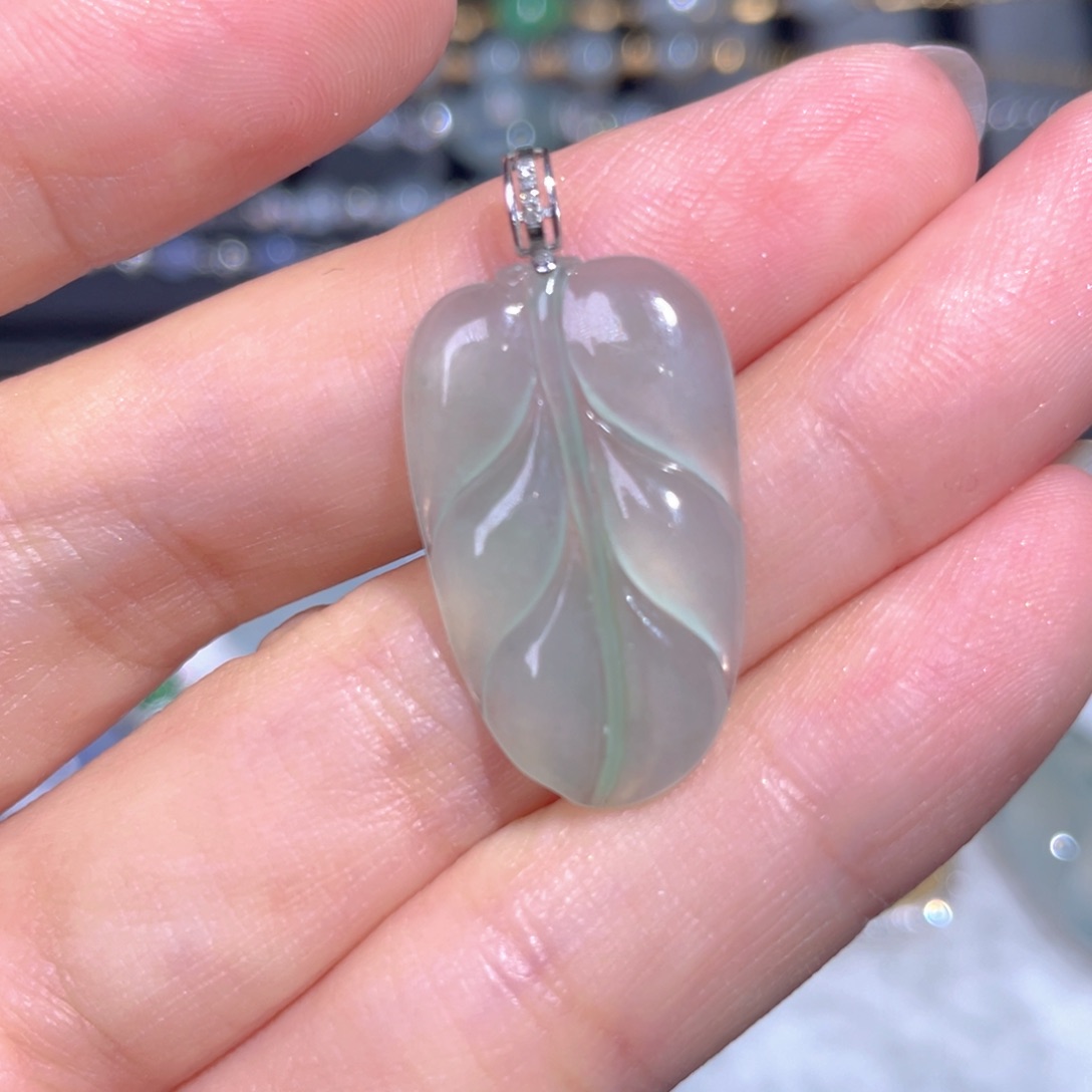 翡翠18K金镶嵌颈饰翡翠