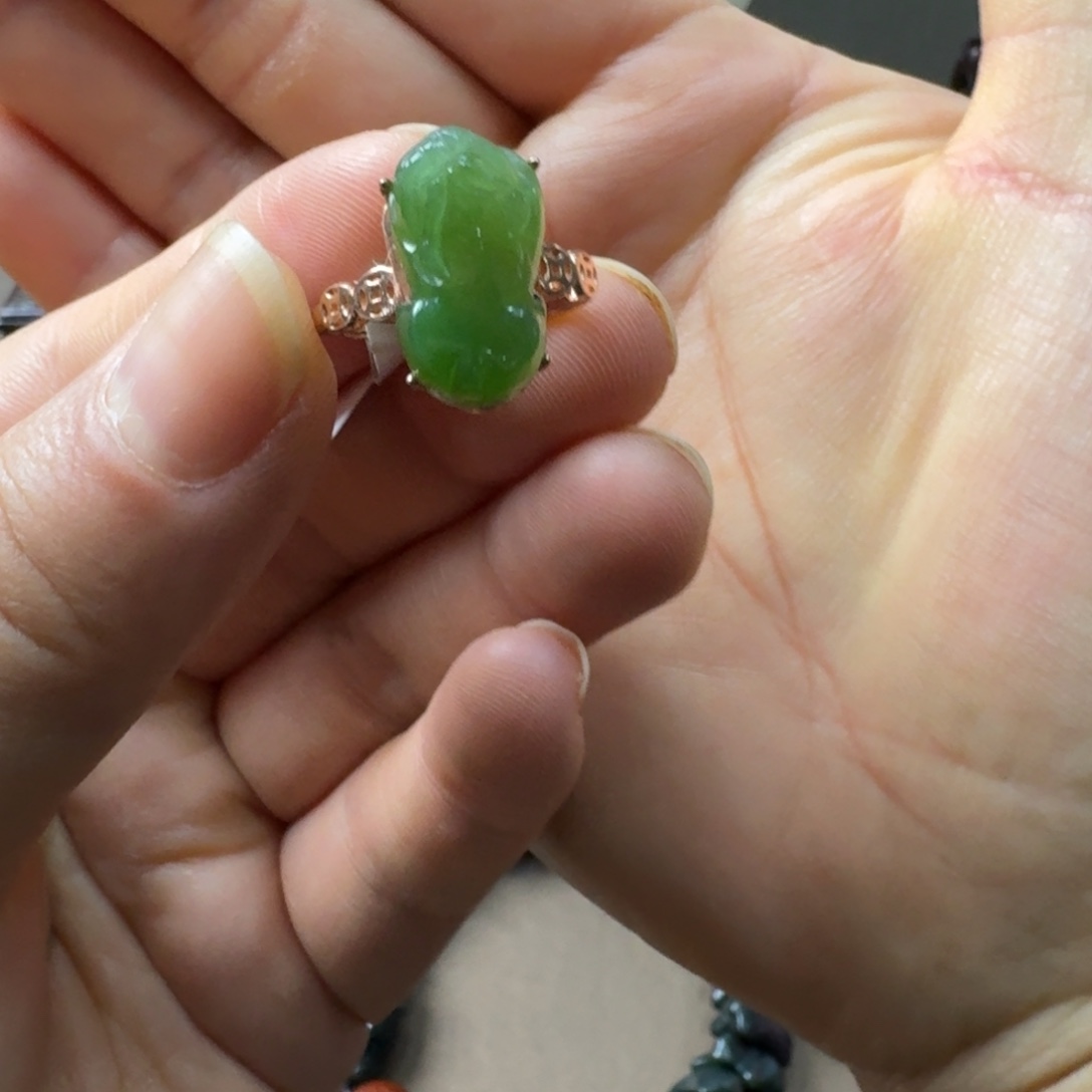 和田玉未镶嵌戒指