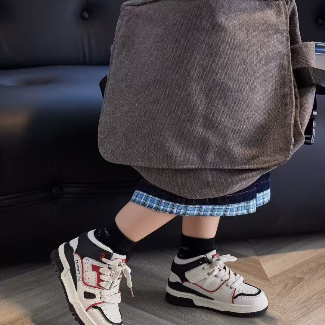 皮革拼接平衡低帮男子减震板鞋球鞋大童欧若动感风