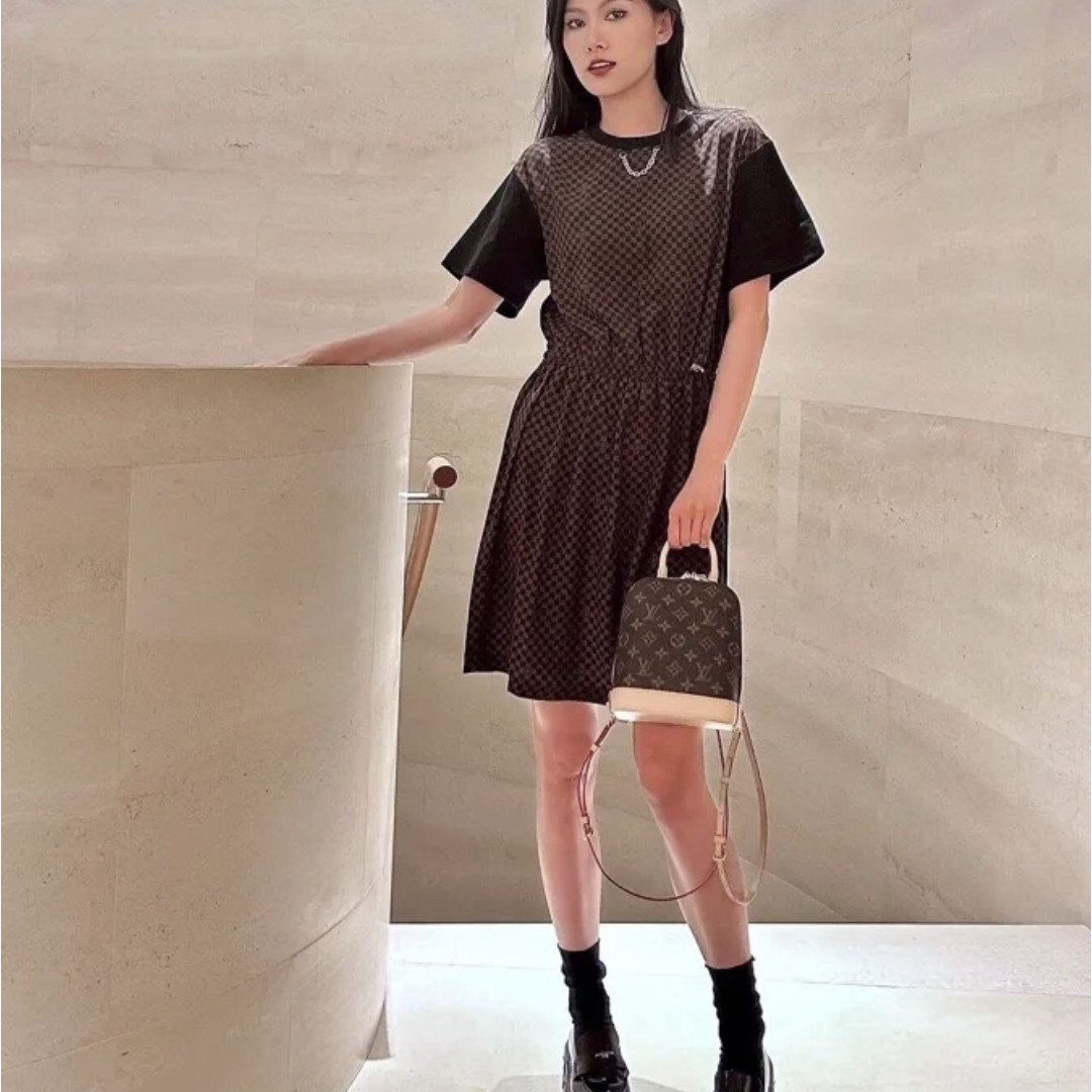 99新 LouisVuitton/路易威登 咖色棋盘格满印连衣裙 L码 GM002967