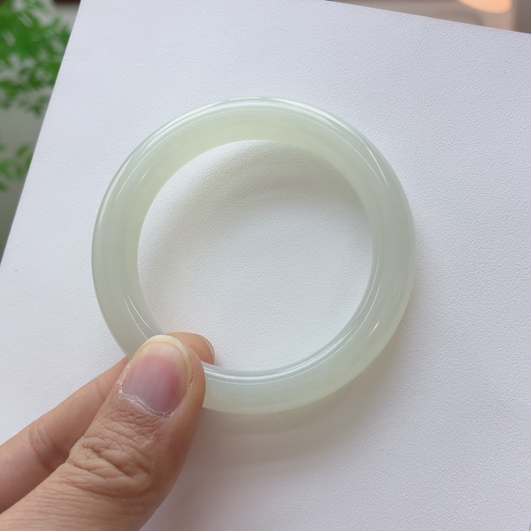 好****和田玉未镶嵌手镯