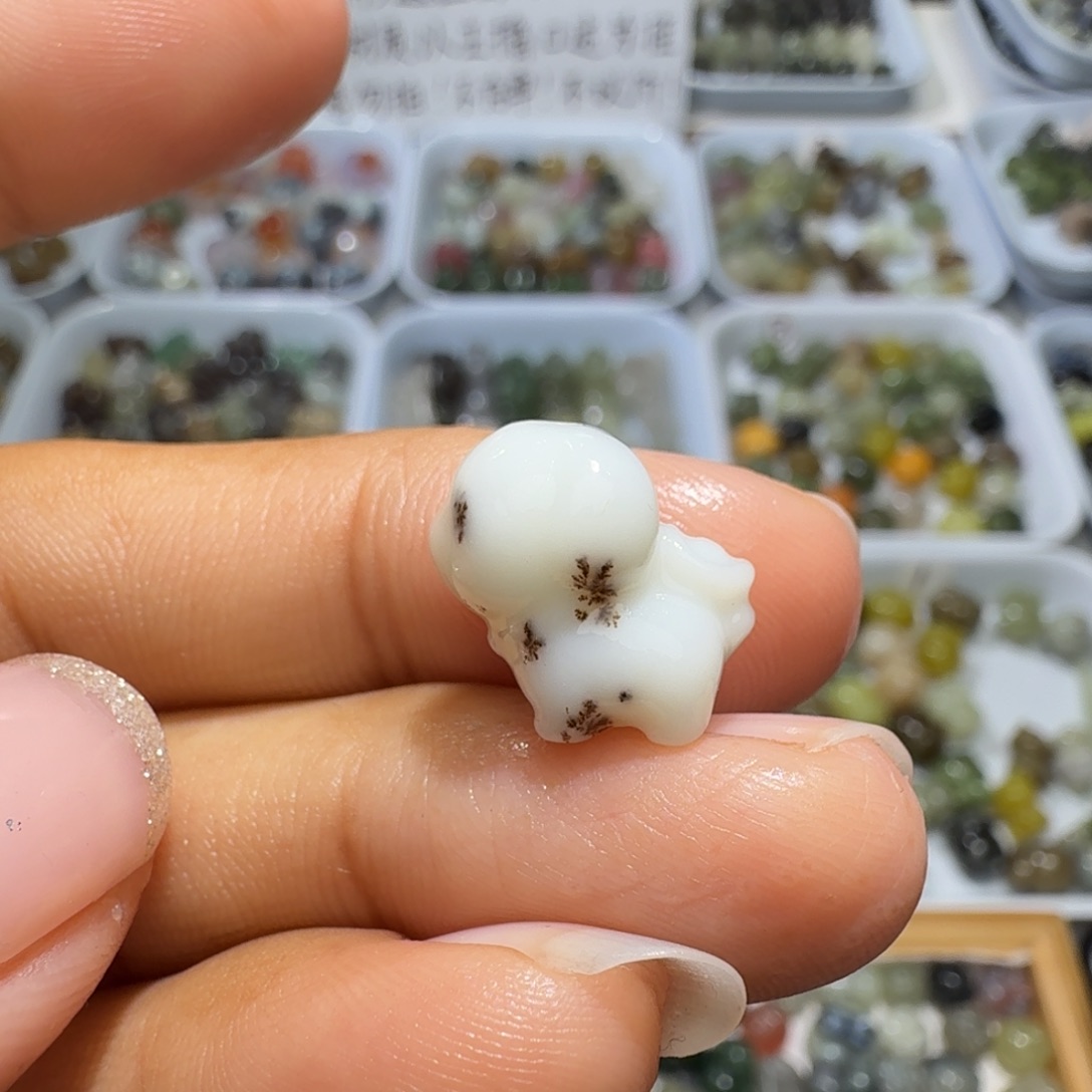 和田玉未镶嵌珠宝奇石