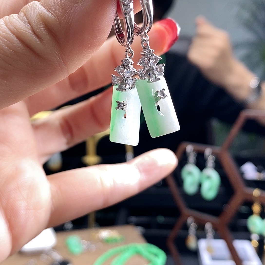 翡翠耳饰银S925镶嵌翡翠