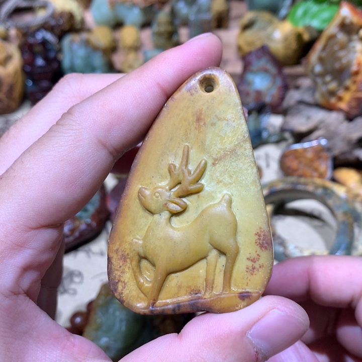 岫岩河磨玉（透闪石质玉）挂件未镶嵌