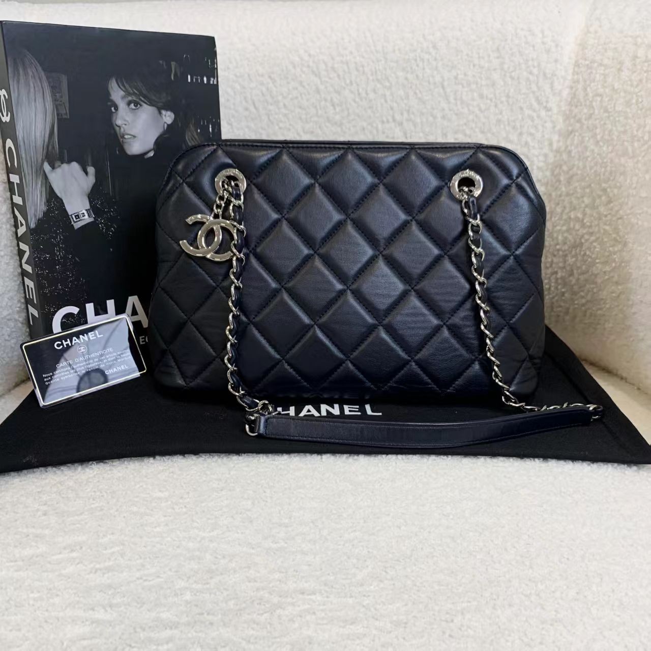 99新 Chanel/香奈儿 壹臻/ 海军蓝羊保龄球tote包 19开 14736796