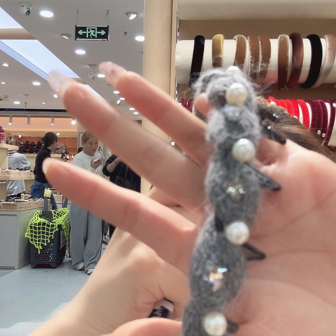 皮质铁合金灰色珍珠带齿发箍