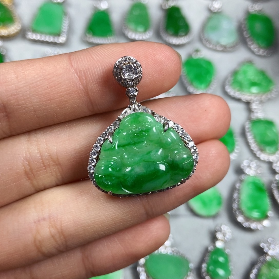 颈饰未镶嵌翡翠佛公