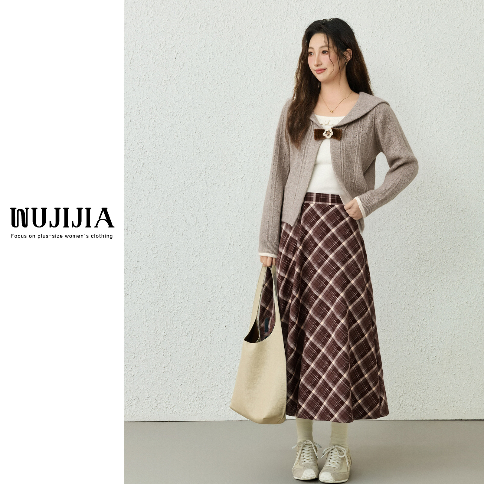 【五季家大码】女装燕麦色上衣+咖格长半裙两件套ZL112996
