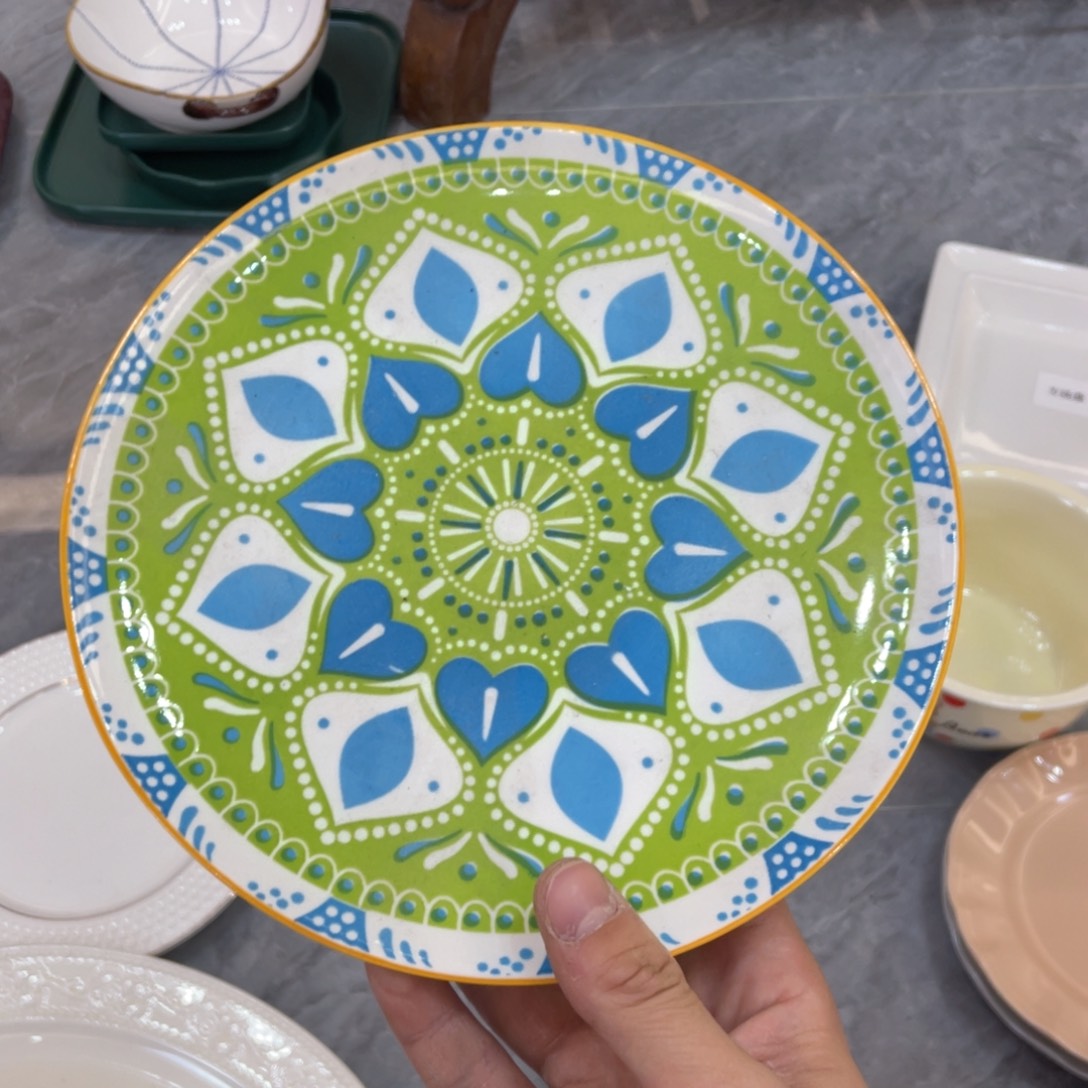 陶瓷微瑕餐具介意勿拍，满18飞！