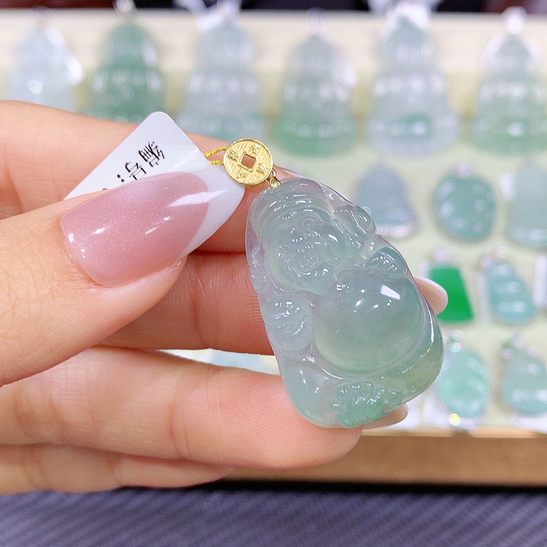 翡翠18K金镶嵌颈饰财神爷