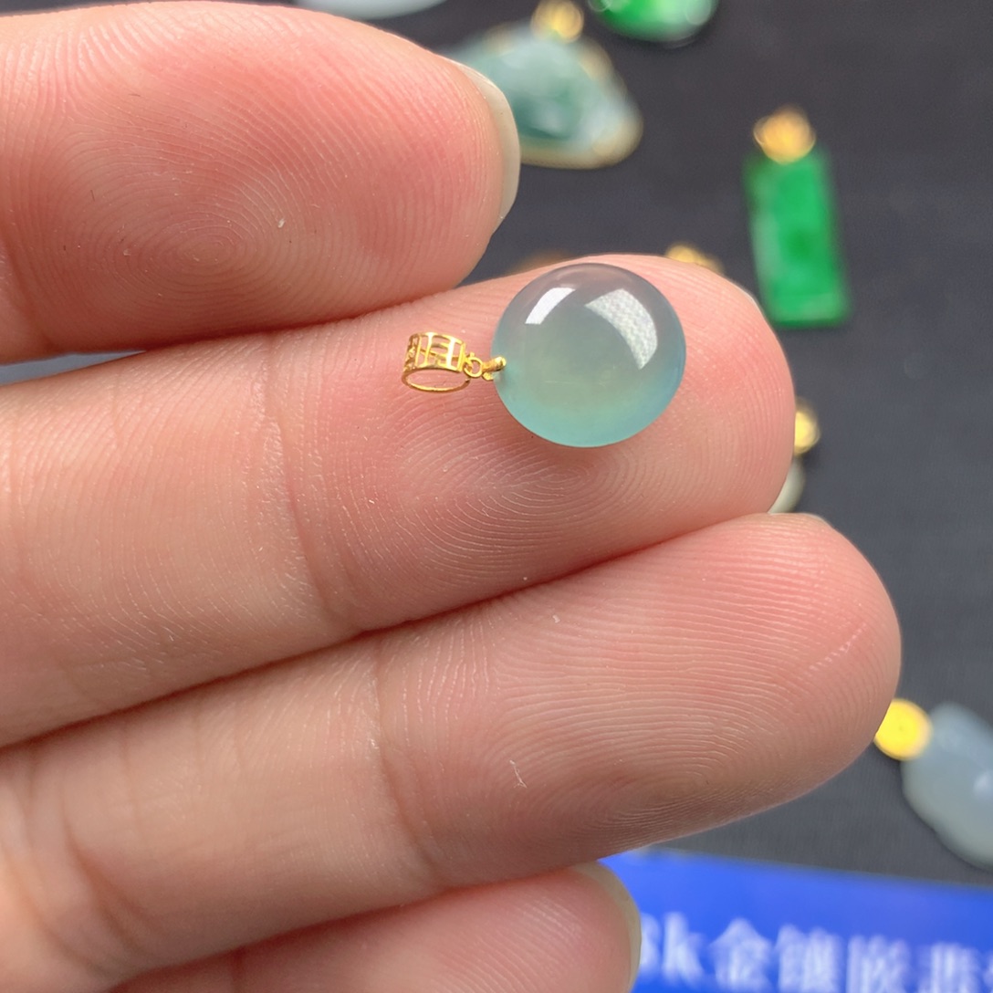 【闪购商品】颈饰18K金镶嵌翡翠翡翠