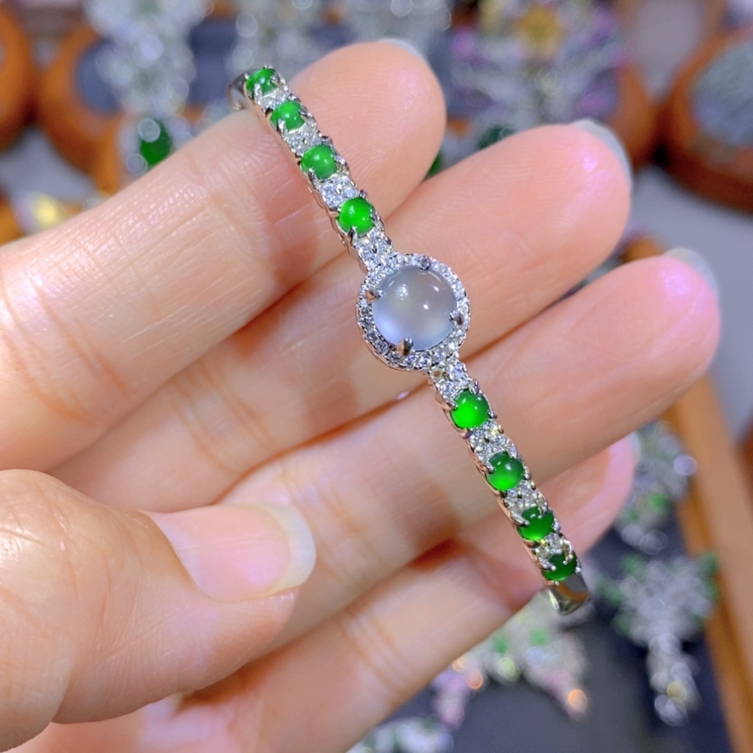 翡翠颈饰银S925镶嵌天然翡翠